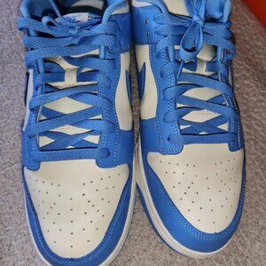 Size 9.5 - Nike Dunk Low University Blue UNC North Carolina
